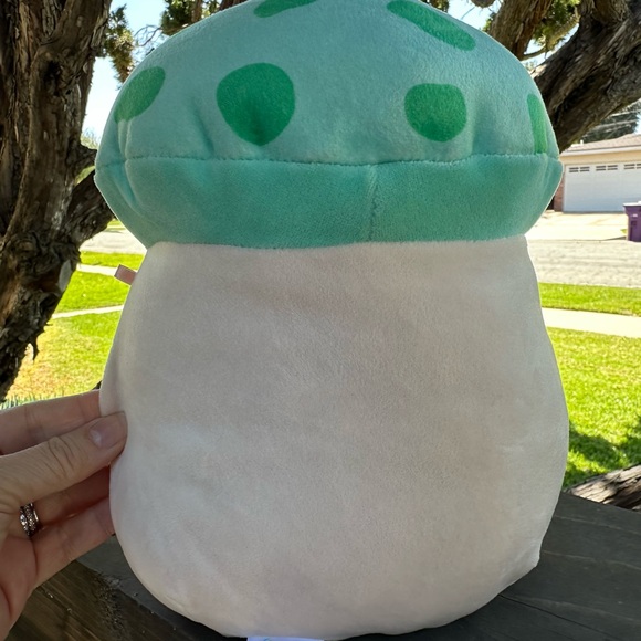 Squishmallow Sydney the Mint Green Leaf Mushroom Plush 8" - Picture 2 of 3